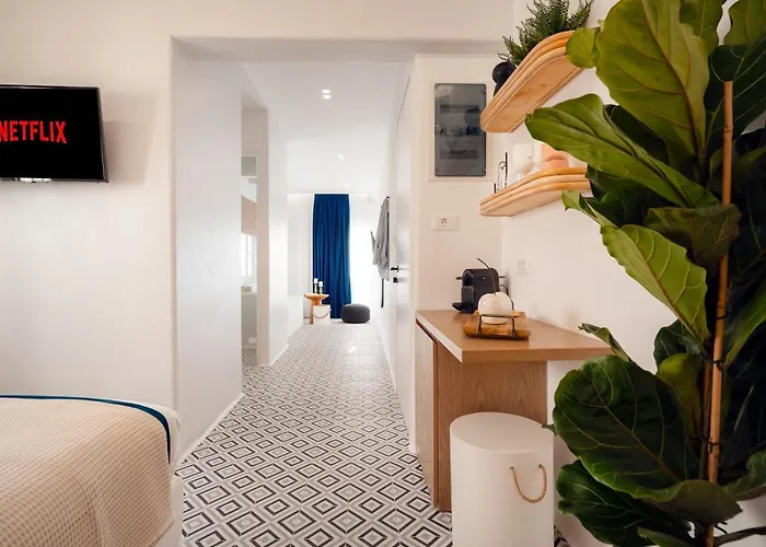 Margaret Luxury * Naxos City